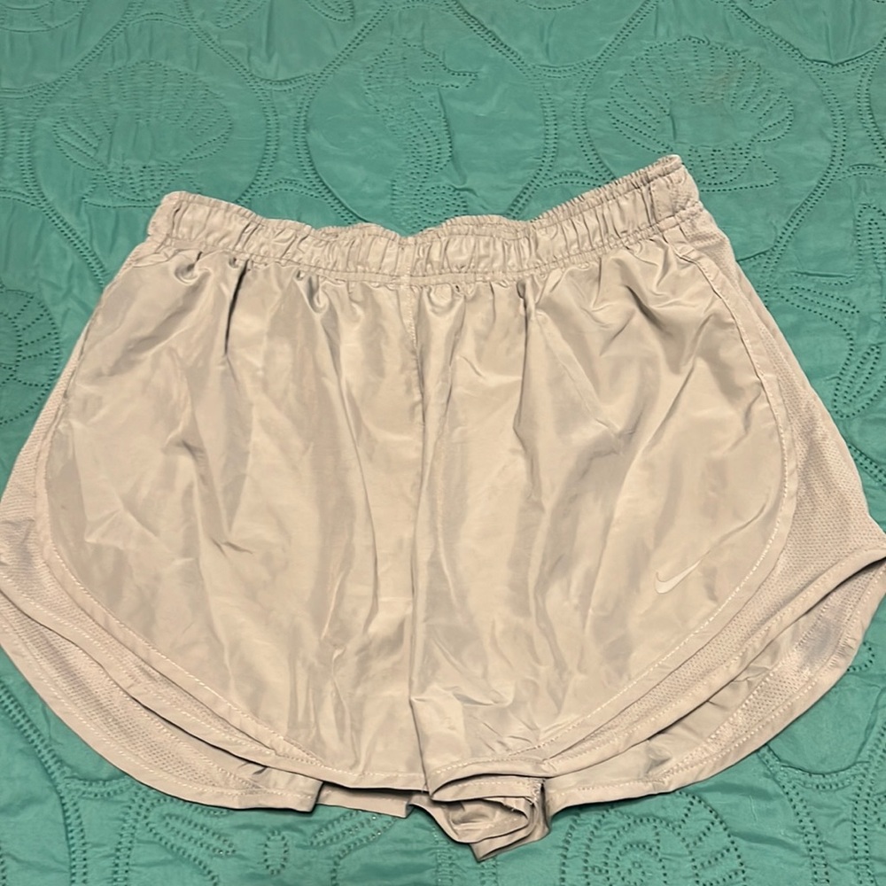 Light grey NIKE shorts size Large LG